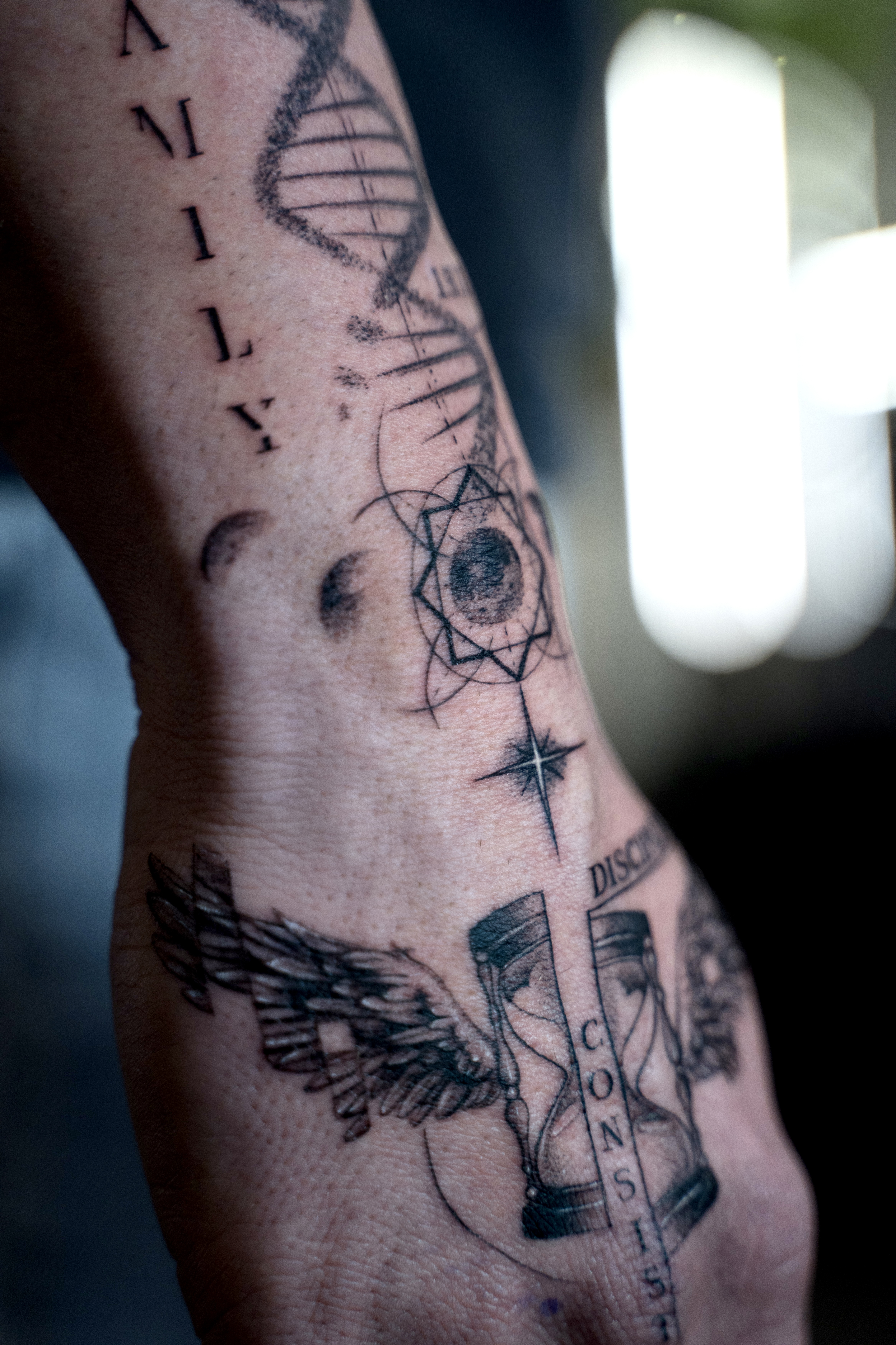 Kreatives Concept Work mit verschlungener Symbolik