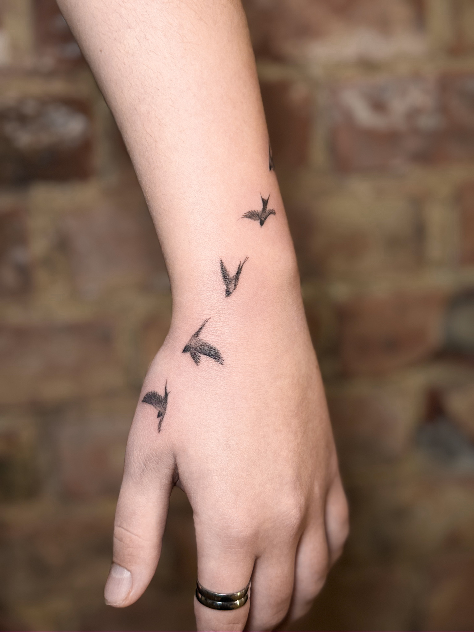 Naturgetreues Microrealism Tattoo mit fotografischer Präzision